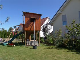 garten_mit_baumhaus.JPG